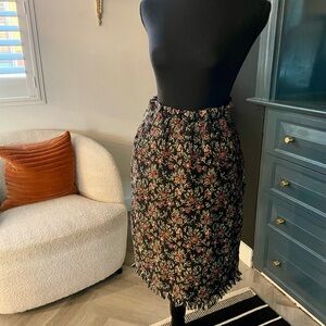 Black Knee-length Pencil Skirt for Night Out